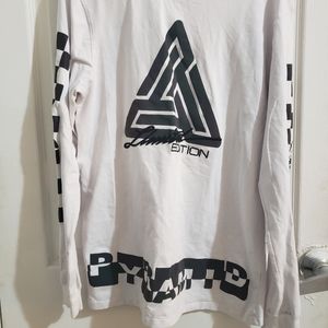 Black pyramid long sleeve